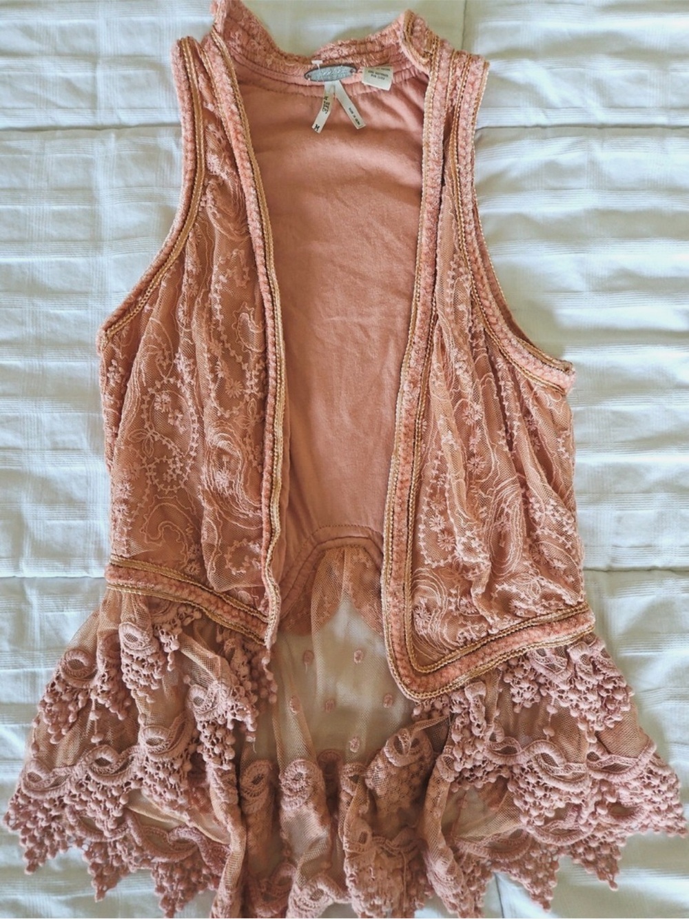 Gimmicks by BKE Boho Crochet Lace Vest in Coral